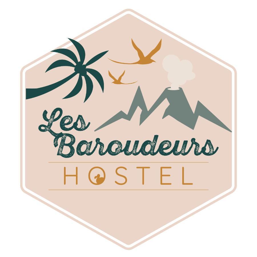 Les Baroudeurs Hostel Saint Pierre Exterior photo